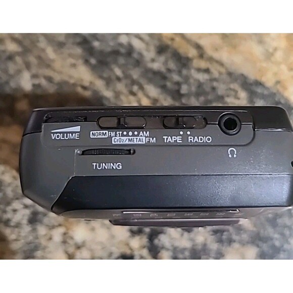 AIWA HS-TA463W M.S.P, Auto Cassette AM/FM Walkman Tested, Only Radio Works - Picture 4 of 7